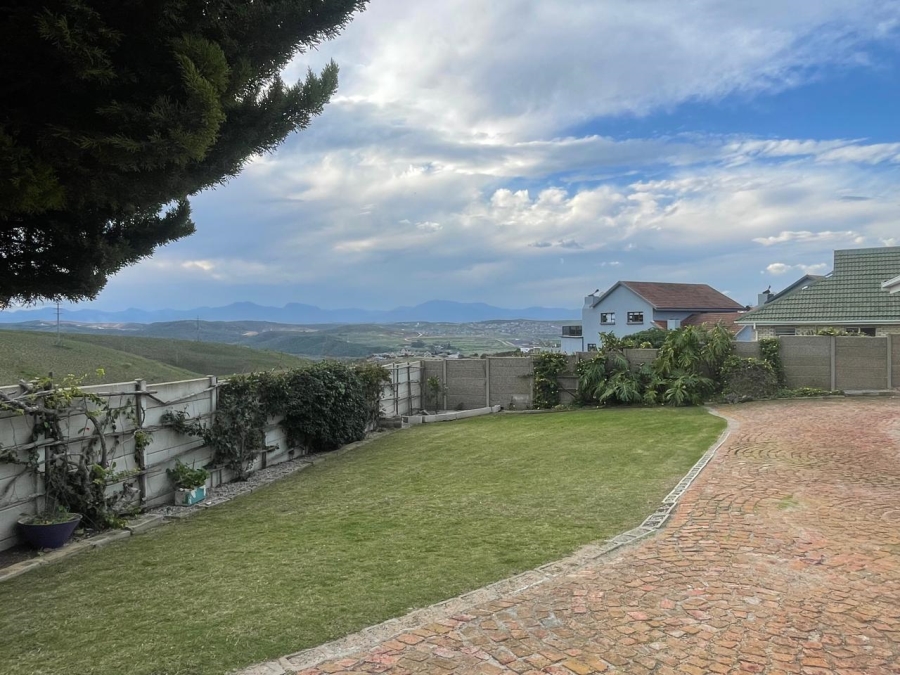 4 Bedroom Property for Sale in Hartenbos Heuwels Western Cape